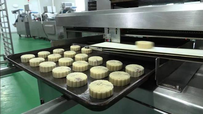 青浦區(qū)開展月餅生產(chǎn)監(jiān)督檢查 確保節(jié)日食品銷售安全